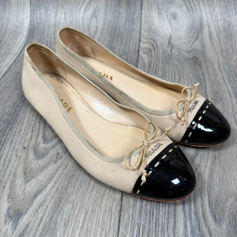 Prada Ballet Flats Women 35.5 Beige Black Canvas Patent Leather Cap Toe Bows - Picture 3 of 7